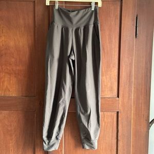 Old Nacy Active Elevate Leggings size small S dark green